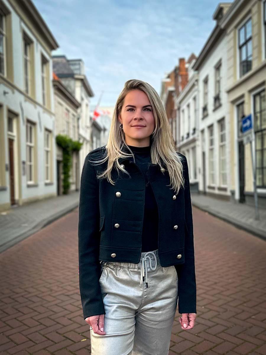 Laura Broekaart-G-Nius